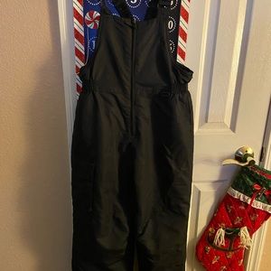Cherokee black snow bibs size 7/8